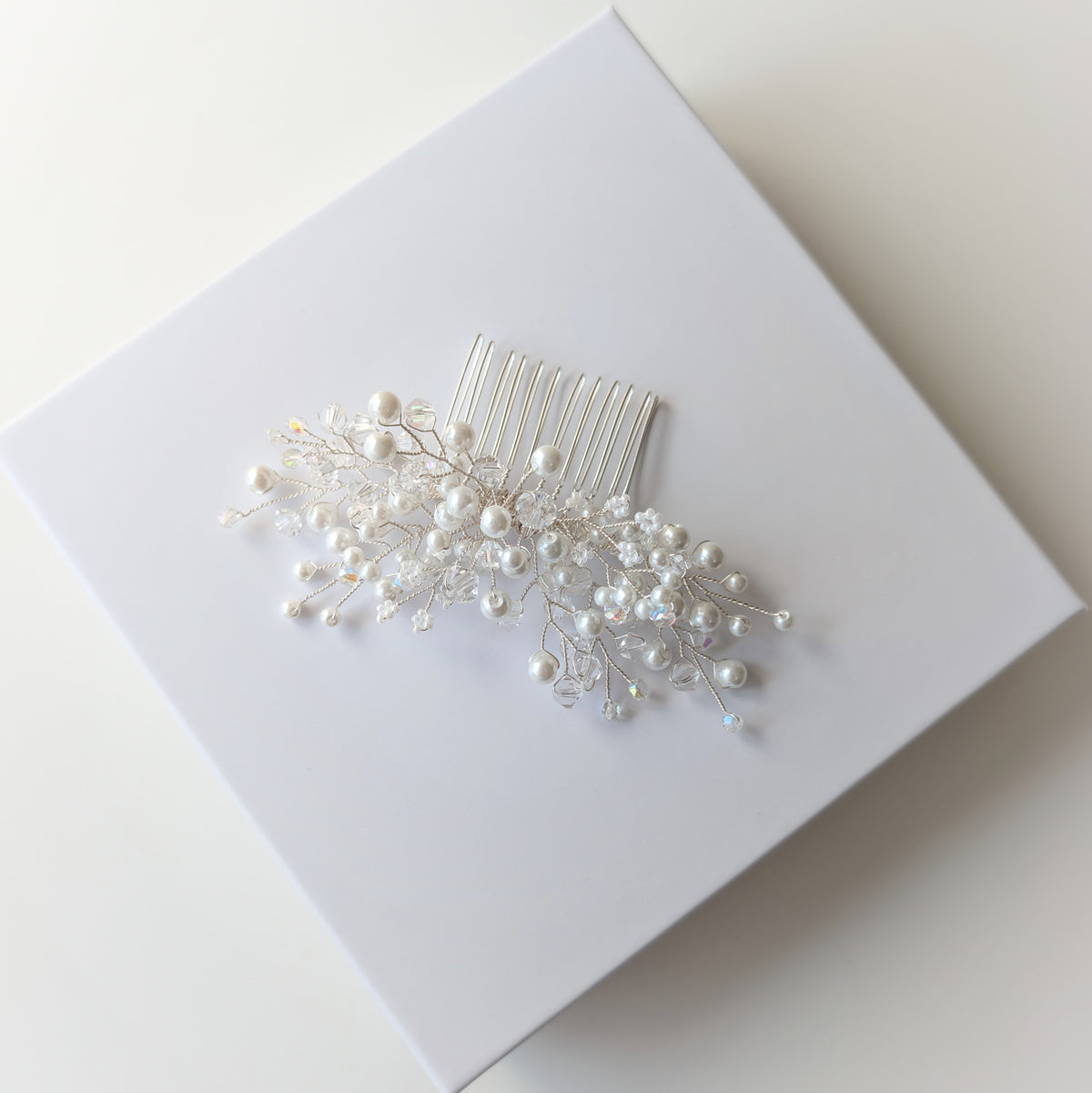 Wedding hair accessory, Handmade pearl and crystal bead hair comb, Bridal hair piece