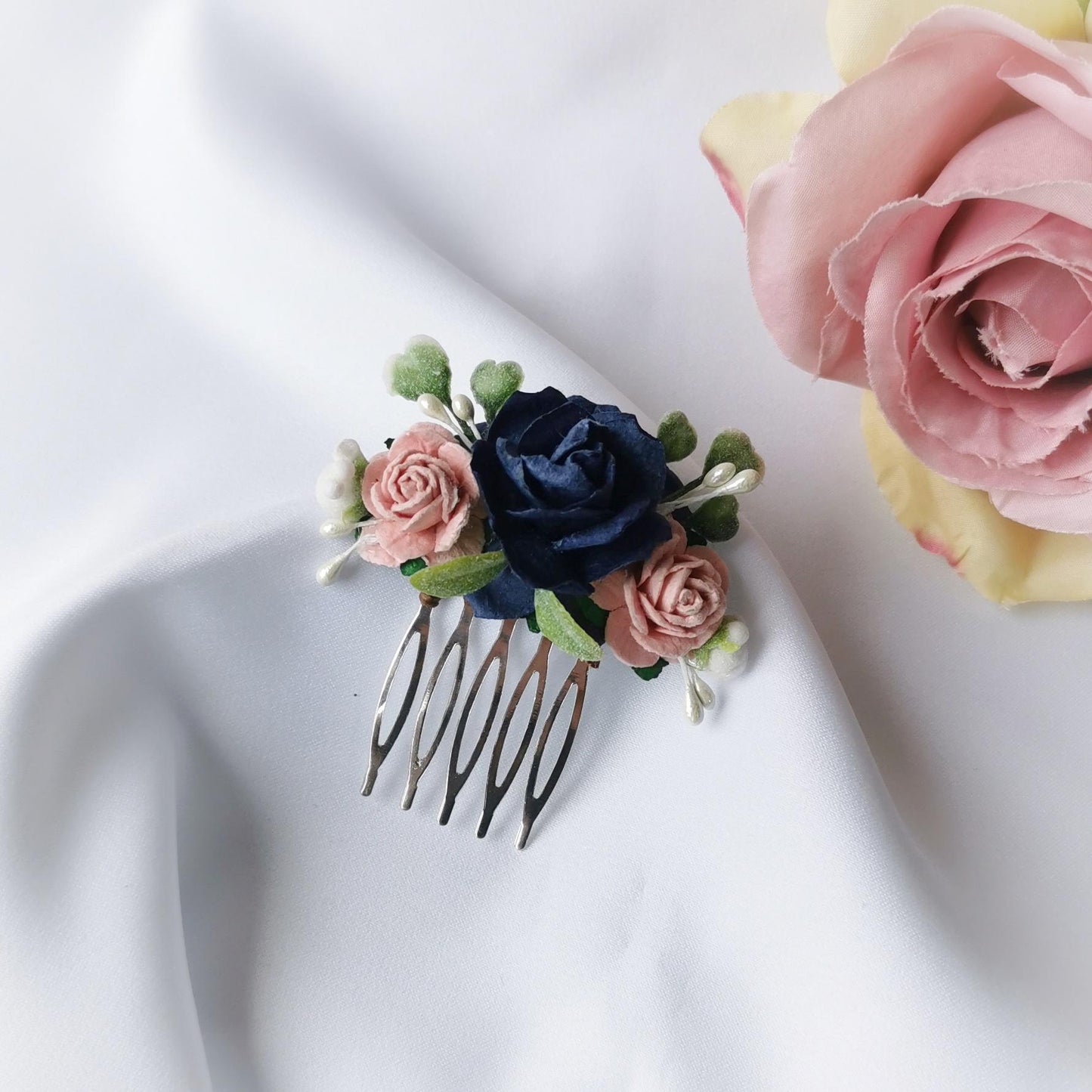 Flower hair comb